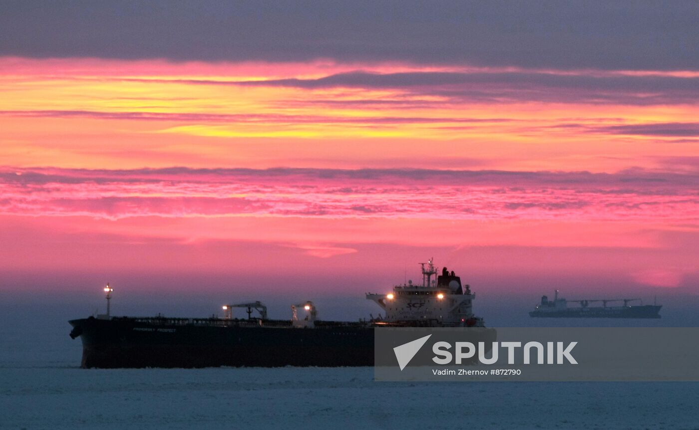 Vaigach nuclear icebreaker leading ships through Gulf of Finland