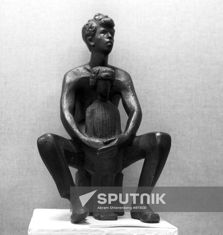 Sculpture "Sculptor Yuri Chernov With His Daughter"