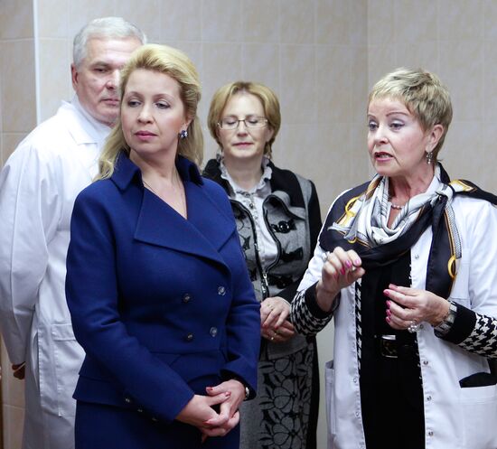 Svetlana Medvedeva visits Scientific Center for Radiology