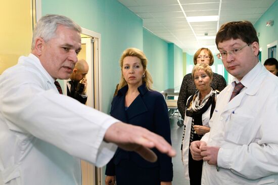 Svetlana Medvedeva visits Scientific Center for Radiology
