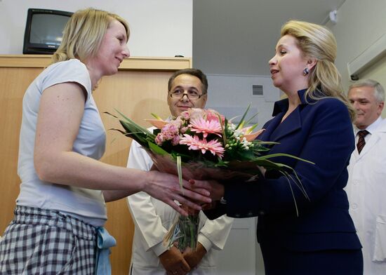 Svetlana Medvedeva visits Scientific Center for Radiology