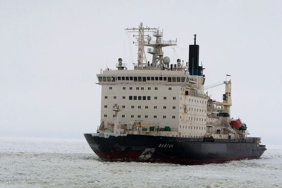Vaigach nuclear icebreaker leading ships through Gulf of Finland