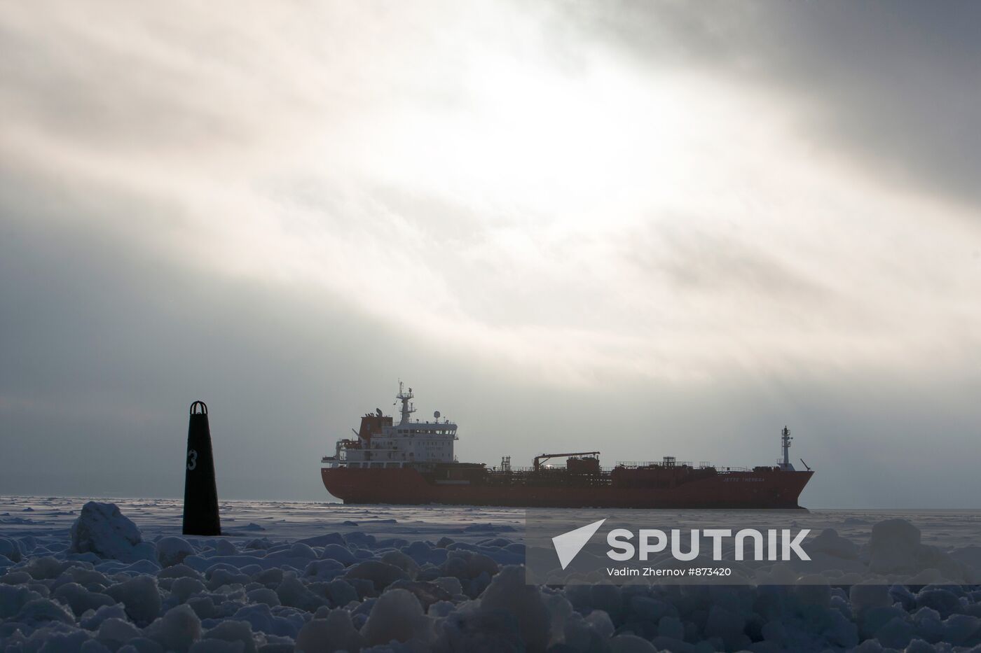Jette Theresa tanker in Gulf of Finland near Kotlin Island