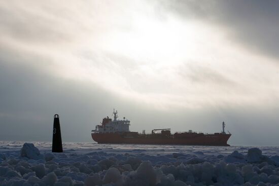 Jette Theresa tanker in Gulf of Finland near Kotlin Island