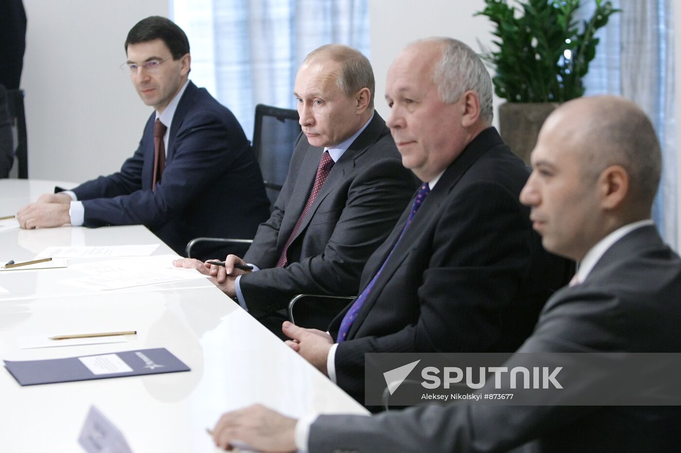 Vladimir Putin visits Yota Company headquarters