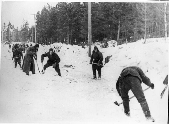 Sappers clear the road of snow