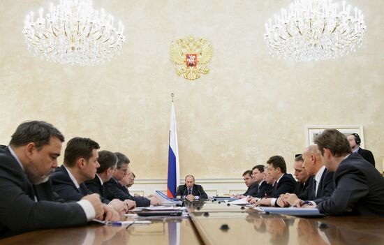 Vladimir Putin conducts Government House meeting