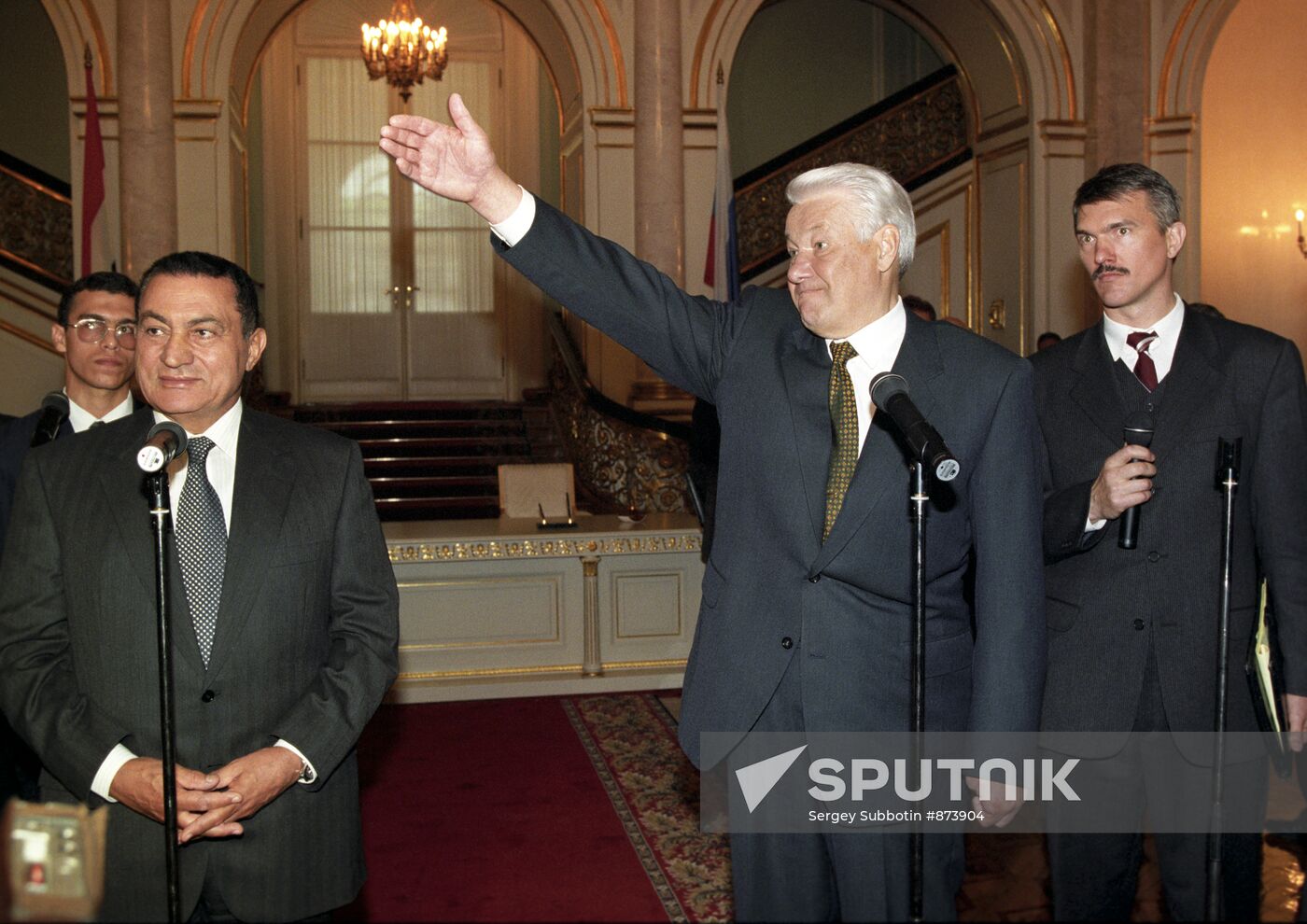 Hosni Mubarak and Boris Yeltsin