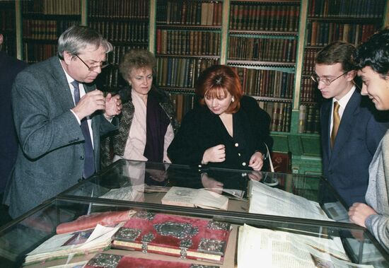 Irina Kasyanova at the Dukes of Alba Palace library