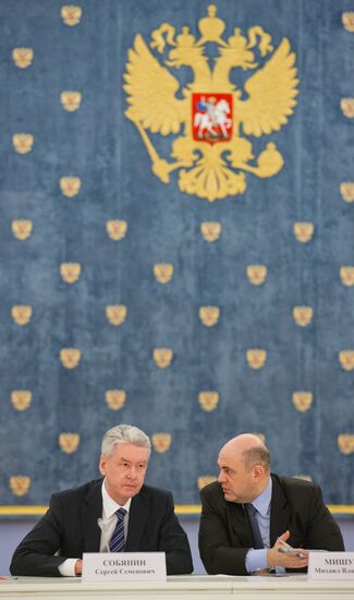 Sobyanin at a meeting on international finance center