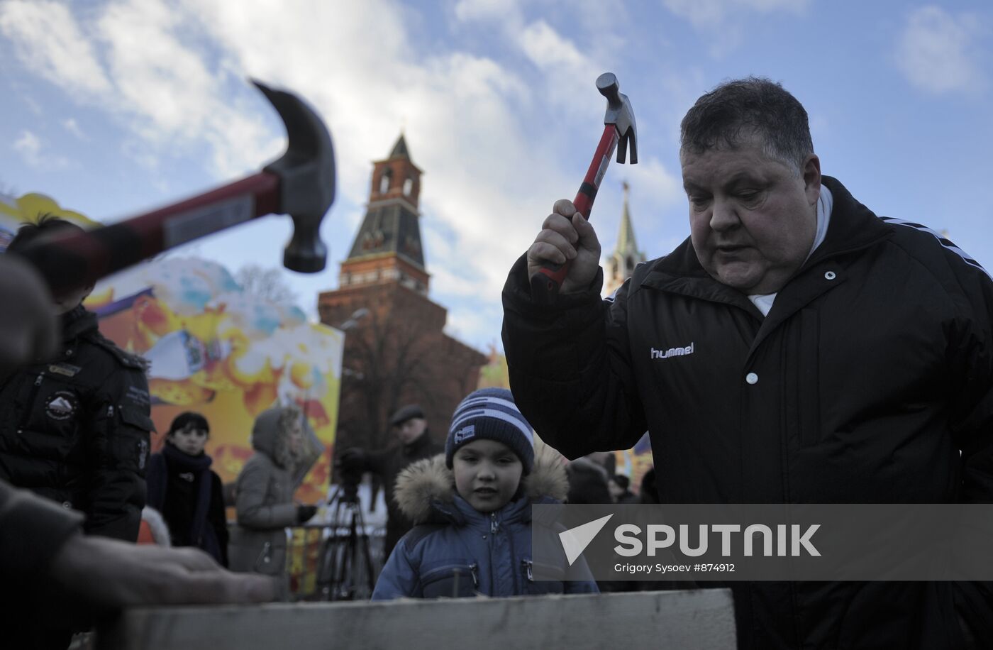 "Shirokaya Maslenitsa" festival on Vasilyevsky spusk