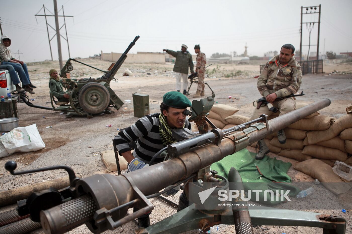 Libyan opposition troops
