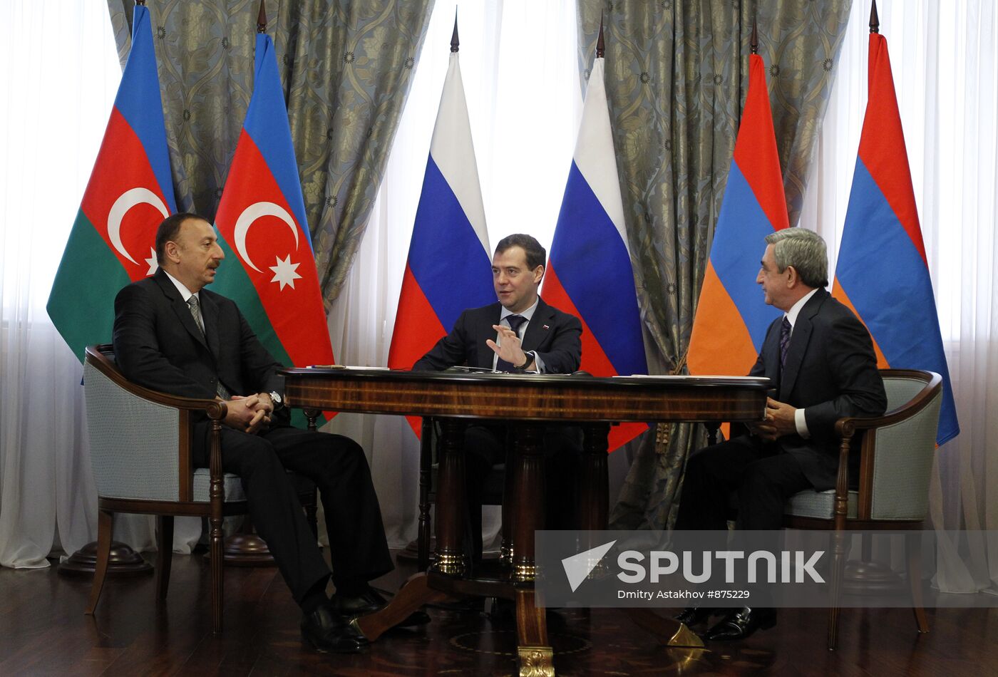 Dmitry Medvedev meets with Serzh Sargsyan and Ilham Aliyev