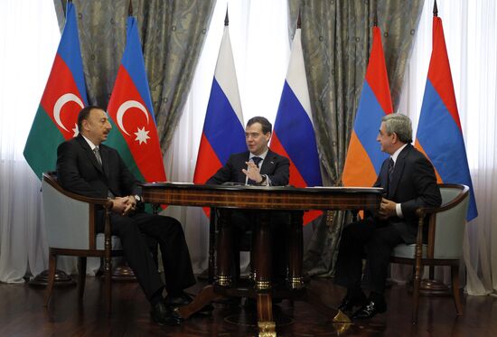 Dmitry Medvedev meets with Serzh Sargsyan and Ilham Aliyev