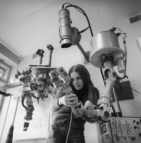 Laboratory of industrial robots