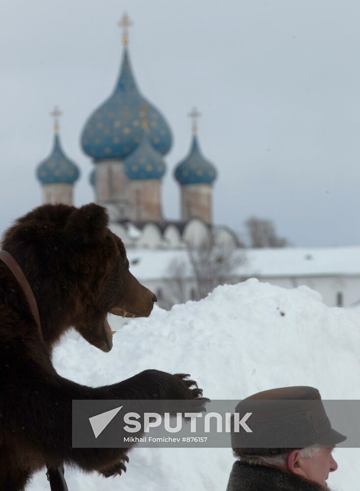 Maslenitsa celebration in Suzdal