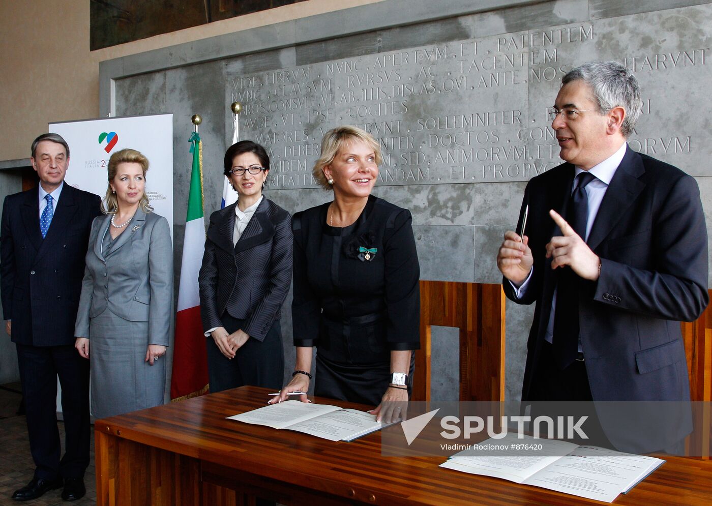 Svetlana Medvedev opens Russian Culture Studies Center