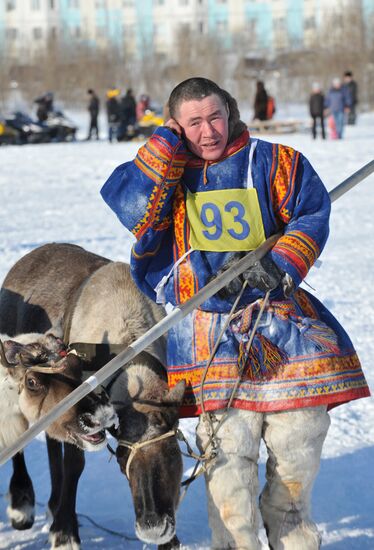 Men's reindeer race winner Oleg Vanuito