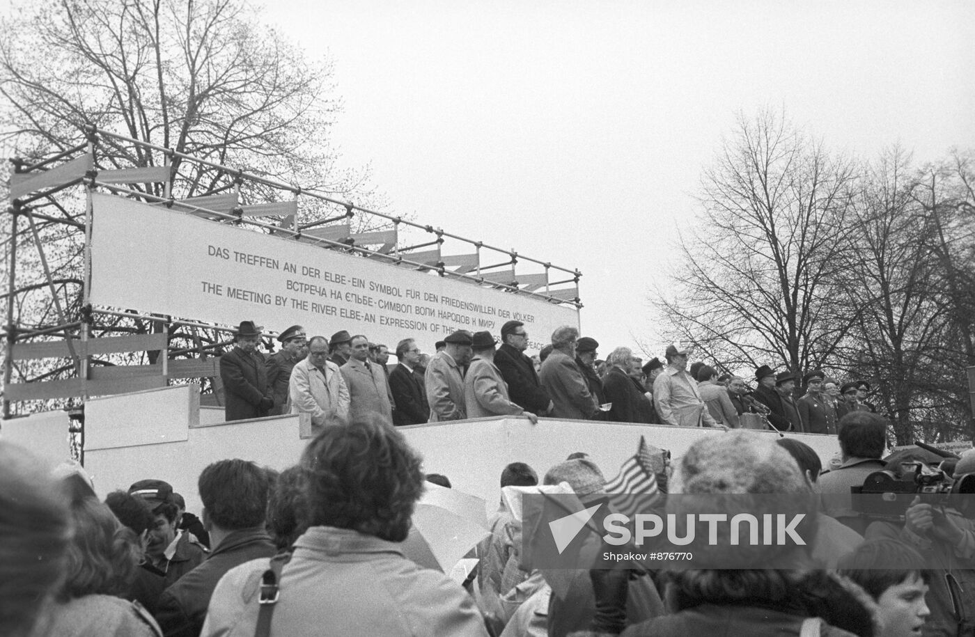 Rally to mark 40th anniversary of Elbe River meeting