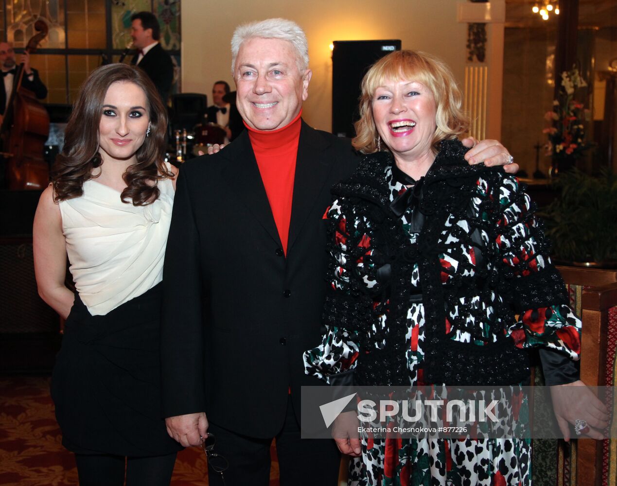 Vladimir Vinokur, his wife Tamra and daughter Anastasia