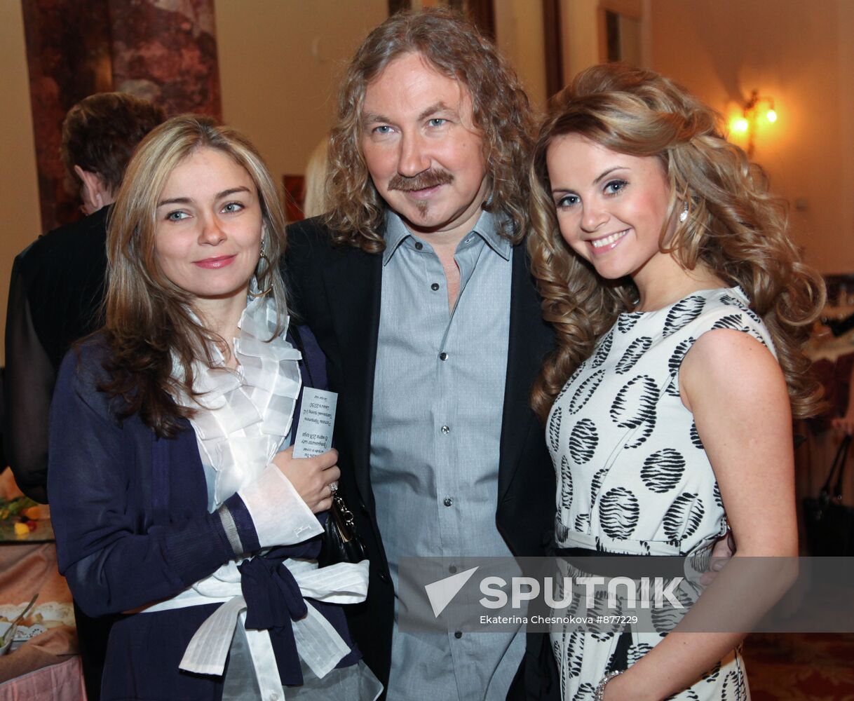 Igor Nikolayev, his wife Yulia Proskuryakova and daughter Yulia