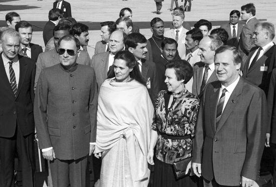 Nikolai Ryzhkov and Rajiv Gandhi