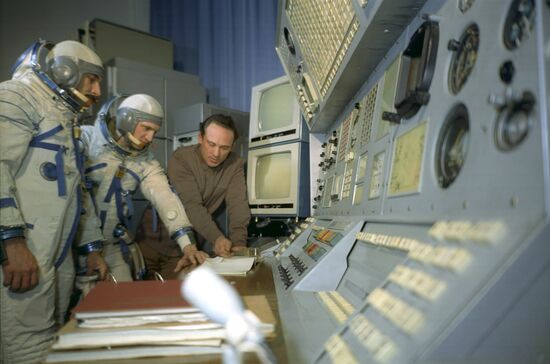 Crew of "Soyuz-21" spacecraft