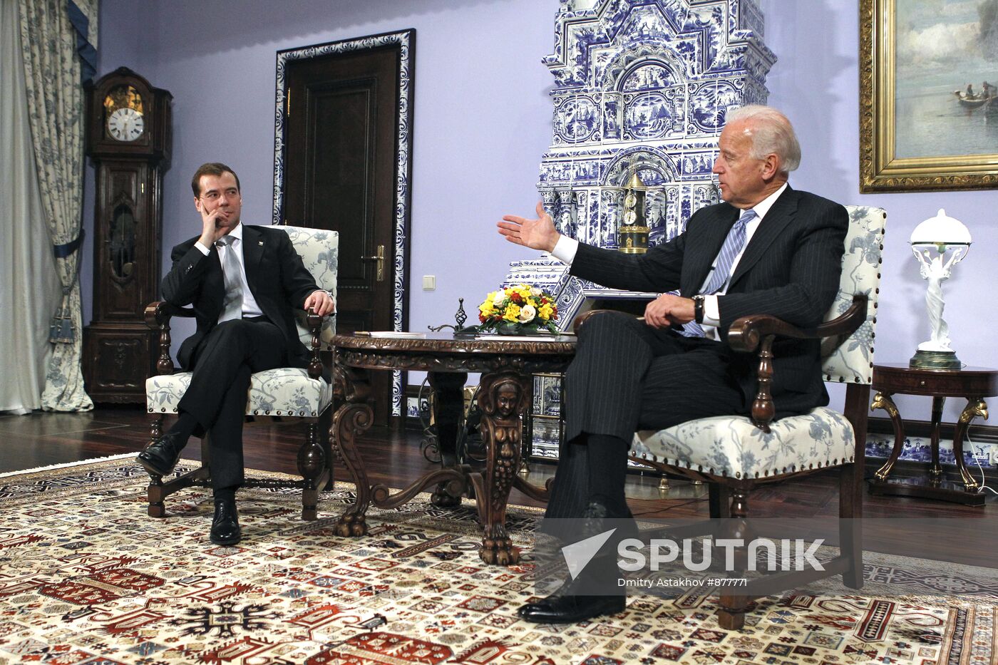 Dmitry Medvedev meets with Joe Biden at Gorki residence
