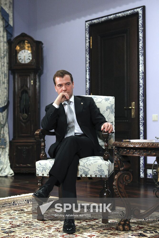 Dmitry Medvedev meets with Joe Biden at Gorki residence