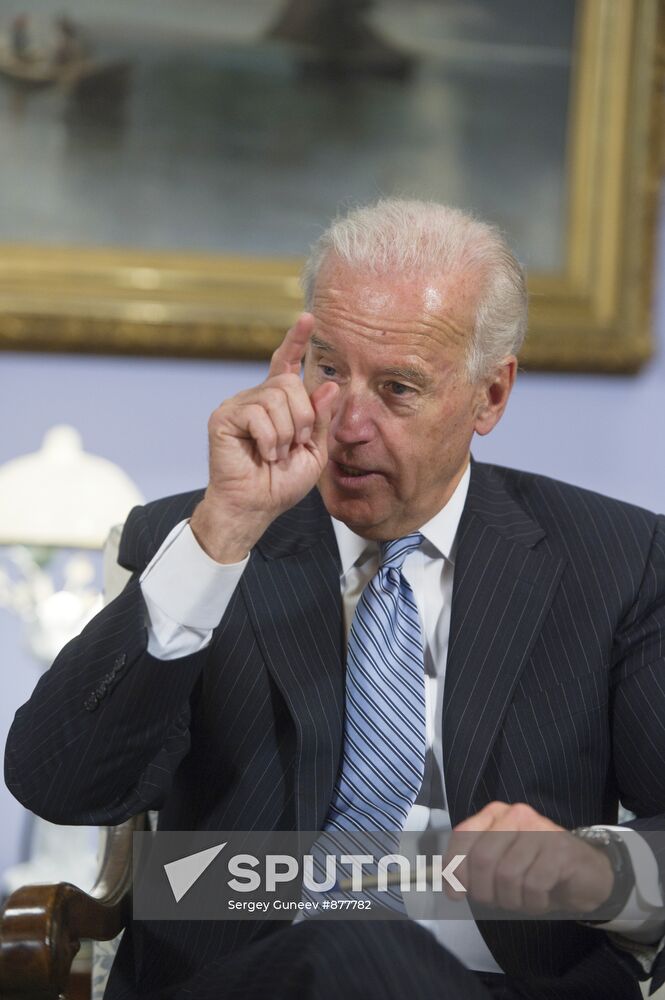 Dmitry Medvedev meets with Joe Biden at Gorki residence