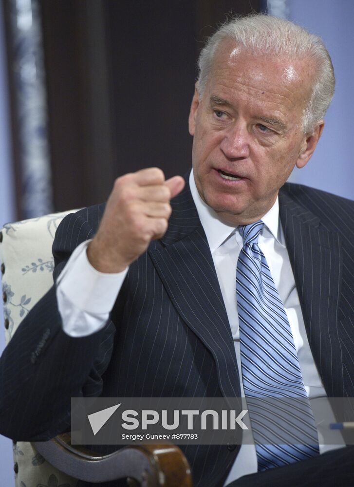Dmitry Medvedev meets with Joe Biden at Gorki residence