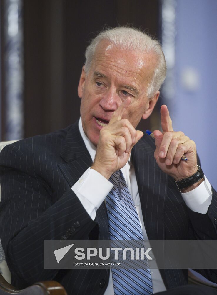 Dmitry Medvedev meets with Joe Biden at Gorki residence