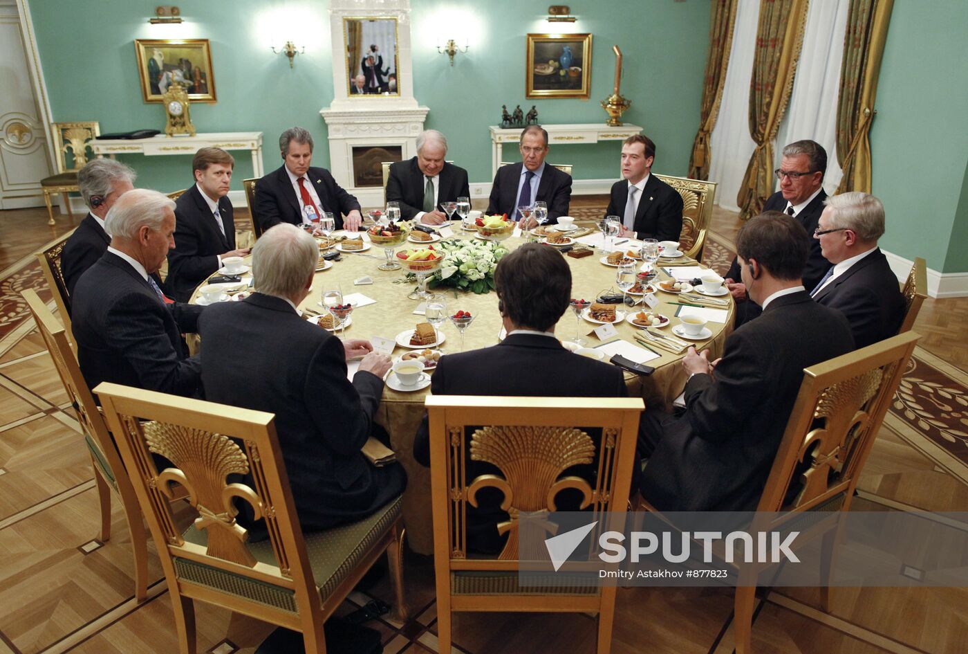 Dmitry Medvedev meets with Joe Biden at Gorki residence