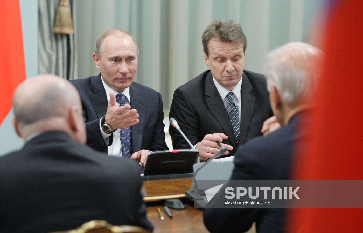 Vladimir Putin meets Josef Biden in Moscow