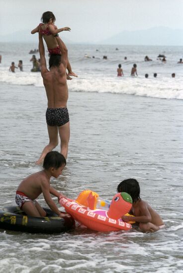 Holidaymakers at seaside
