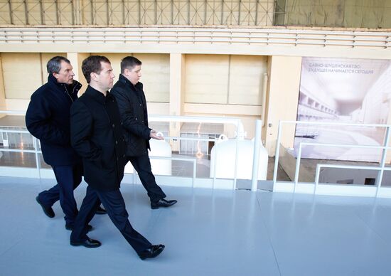 Dmitry Medvedev visits Siberian Federal District
