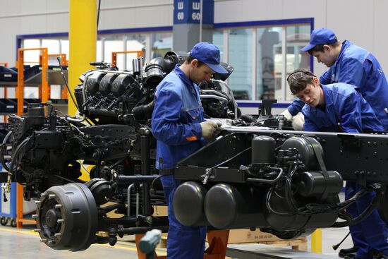 Opening production line to assemble Mercedes-Benz trucks