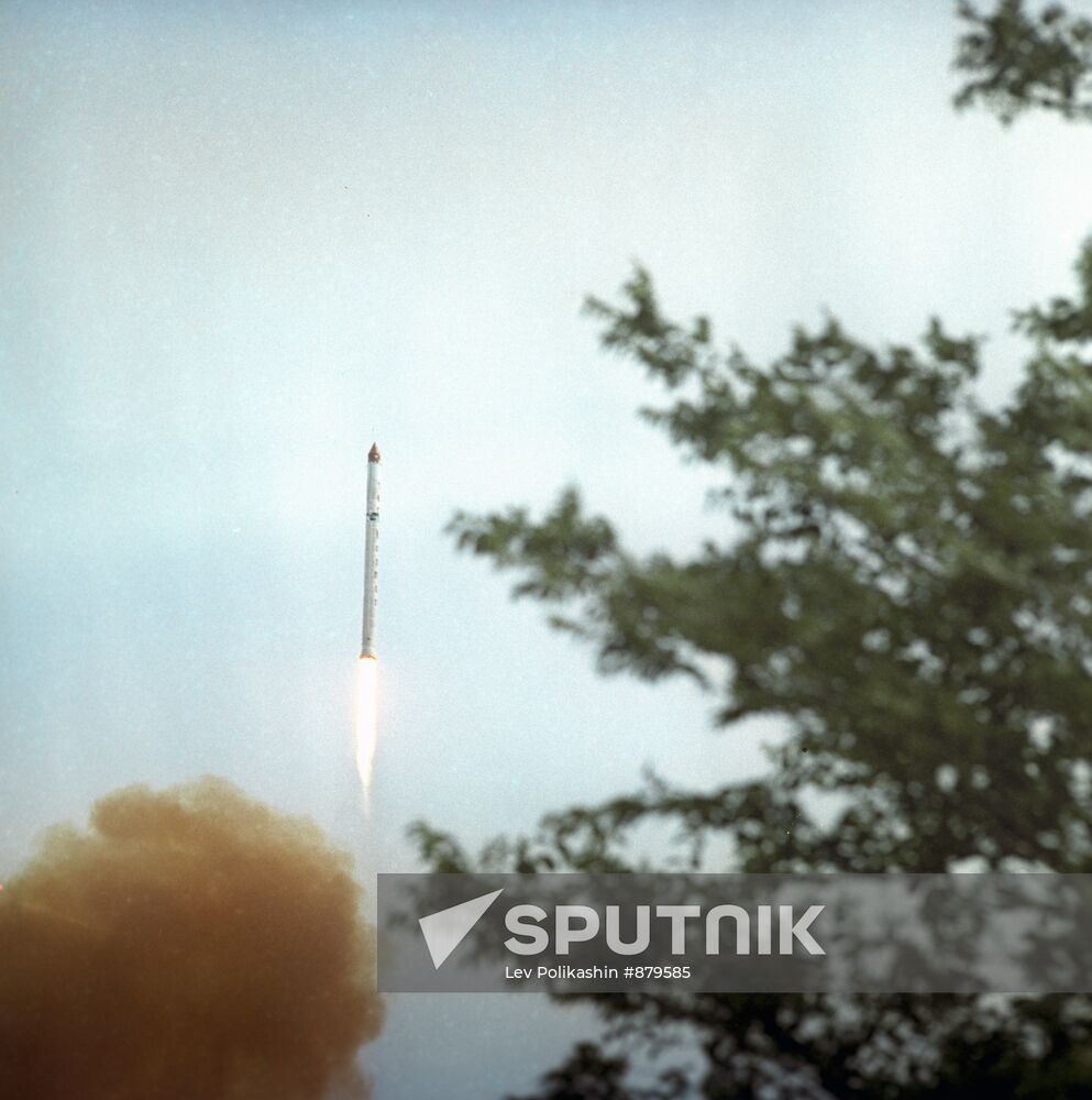 Launch vehicle Cosmos 11K63 blasting off