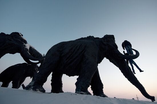 Mammoths sculpture