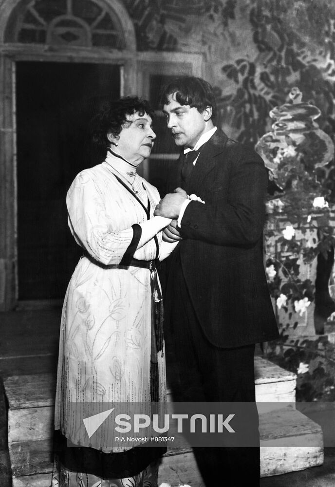 Actors Maria Yermolova and Alexander Ostuzhev