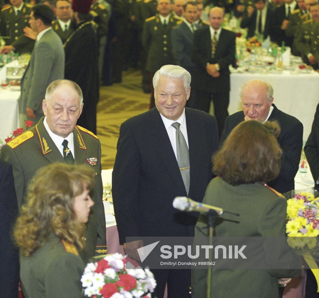 Reception in honor of military academy graduates