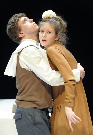Run of the play "Five Evenings"