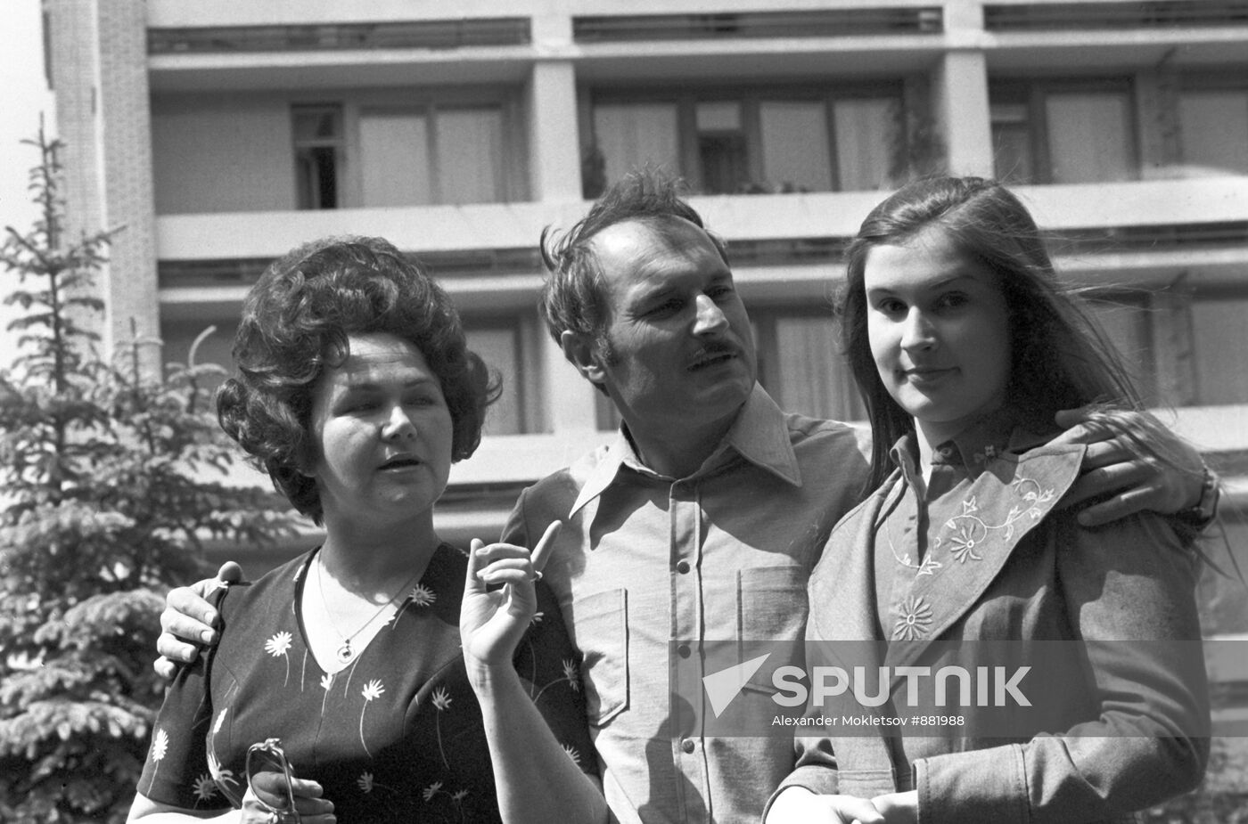 Cosmonaut Vitaly Zholobov with his wife and daughter