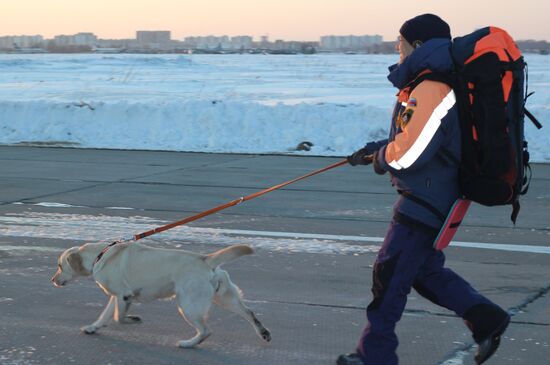 Russian EMERCOM airplane delivers humanitarian aid to Japan