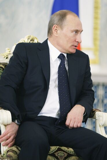 Vladimir Putin meets with Alexander Lukashenko in Minsk