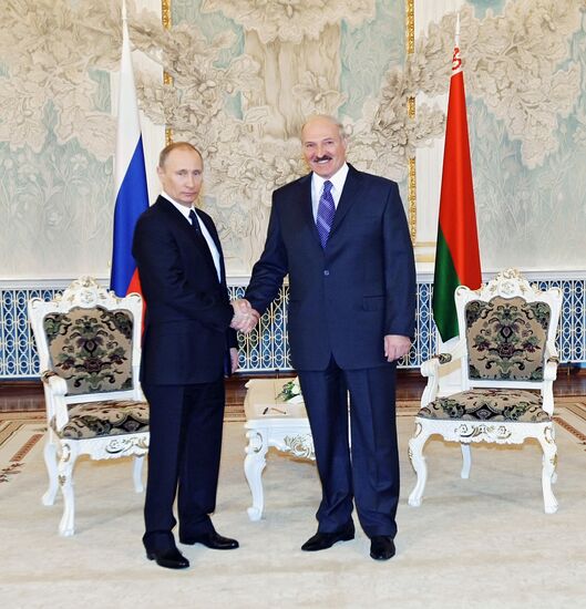Vladimir Putin meets with Alexander Lukashenko in Minsk