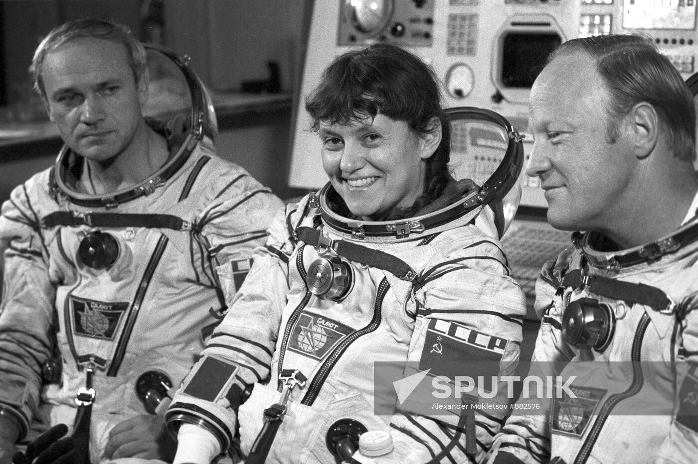 Vladimir Dzhanibekov, Svetlana Savitskaya, Viktor Volk