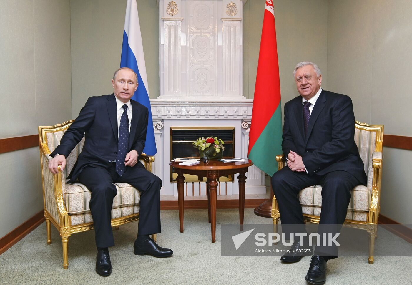 Vladimir Putin meets with Mikhail Myasnikovich in Minsk