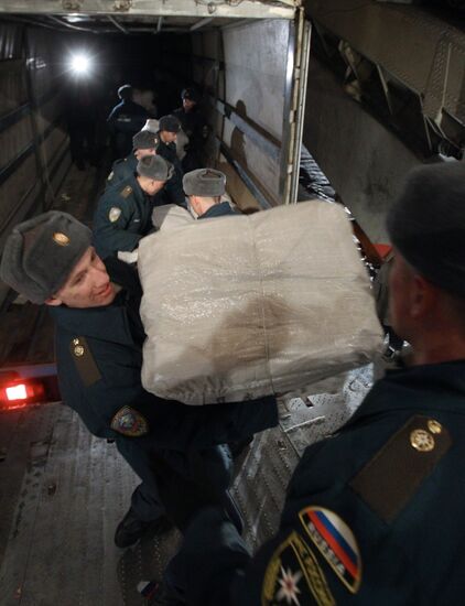 Russia sends first planeload of aid to Japan