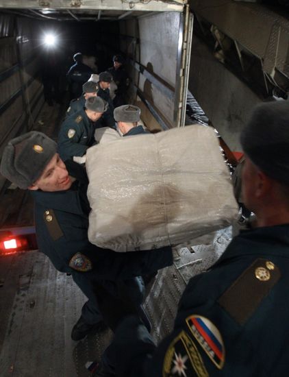 Russia sends first planeload of aid to Japan